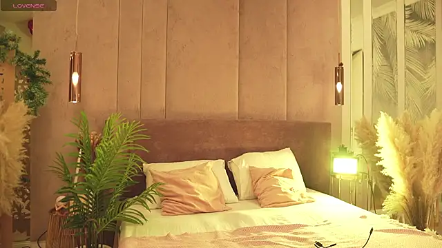 Smiley Mia online show from March 15, 5:13 am