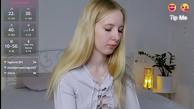 Snapshot of KarnetJ chatting on October 19, 8:09 pm KarnetJ online show from October 19, 8:09 pm