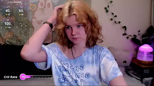 Snapshot of Moona_xx chatting on April 14, 9:43 pm Moona xx online show from April 14, 9:43 pm