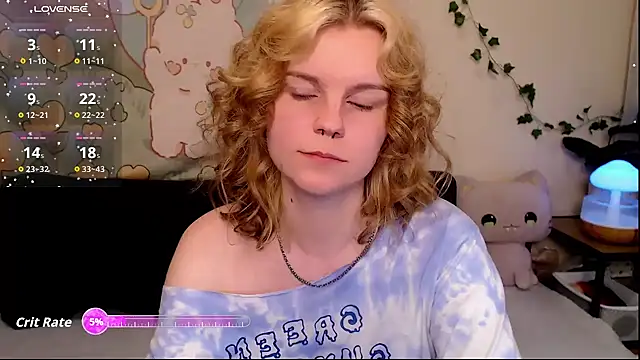 Snapshot of Moona_xx chatting on April 24, 10:45 pm Moona xx online show from April 24, 10:45 pm