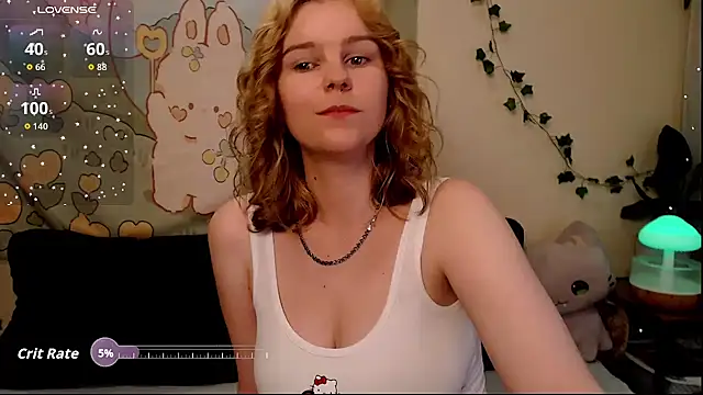 Snapshot of Moona_xx chatting on May 5, 10:29 pm Moona xx online show from May 5, 10:29 pm