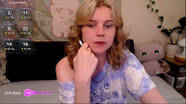 Snapshot of Moona_xx chatting on June 18, 11:20 pm Moona xx online show from June 18, 11:20 pm