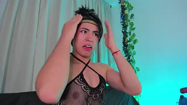 Little michell online show from January 19, 2:26 am