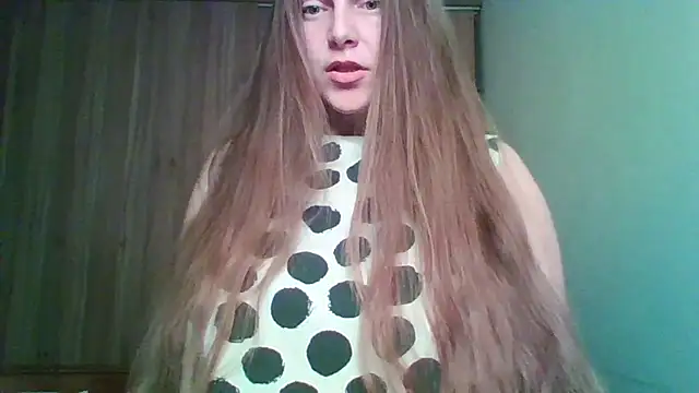 Evasapples online show from April 26, 8:17 pm
