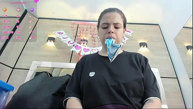 Snapshot of dorothy_vegga chatting on February 18, 3:24 am dorothy vegga online show from February 18, 3:24 am