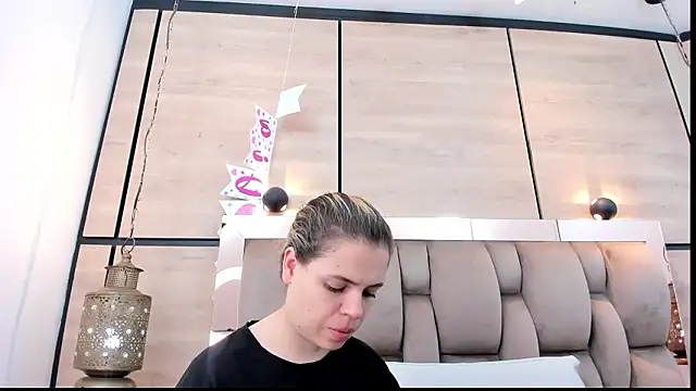 Snapshot of dorothy_vegga chatting on February 21, 3:07 am dorothy vegga online show from February 21, 3:07 am