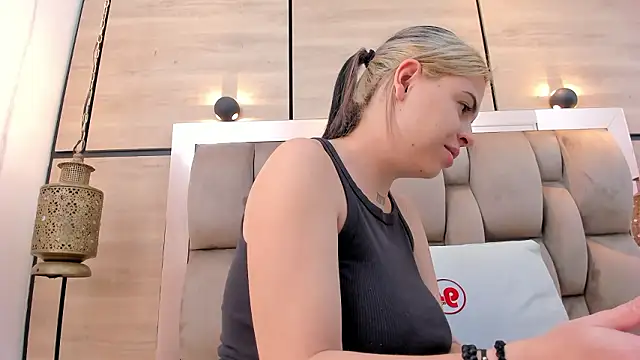 Snapshot of dorothy_vegga chatting on March 24, 3:55 am dorothy vegga online show from March 24, 3:55 am