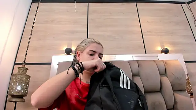 Snapshot of dorothy_vegga chatting on March 27, 3:45 am dorothy vegga online show from March 27, 3:45 am