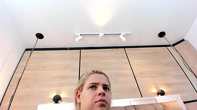 Snapshot of dorothy_vegga chatting on April 6, 5:19 am dorothy vegga online show from April 6, 5:19 am