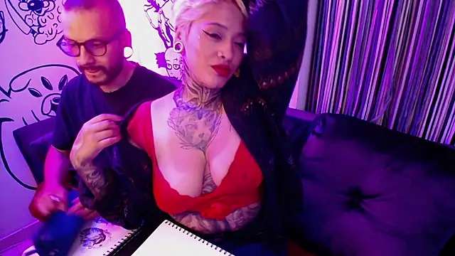 Snapshot of tatouagendecouple chatting on January 11, 5:31 am tatouagendecouple online show from January 11, 5:31 am