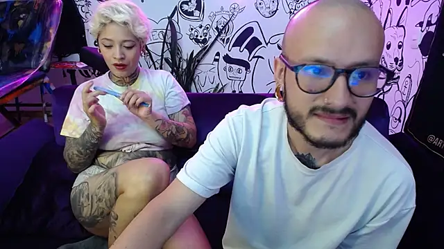Snapshot of tatouagendecouple chatting on February 6, 1:21 pm tatouagendecouple online show from February 6, 1:21 pm