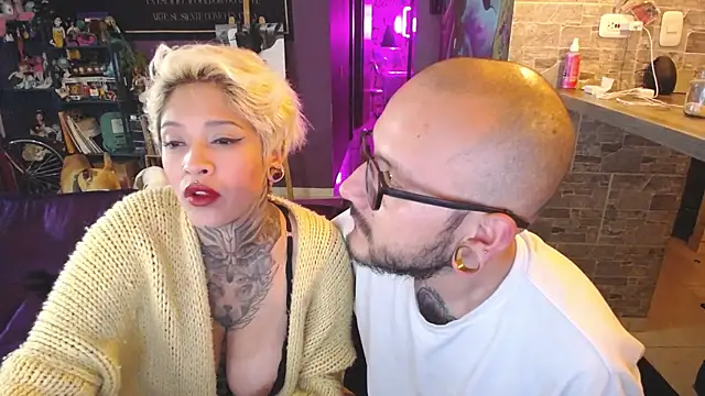 Snapshot of tatouagendecouple chatting on February 7, 2:19 am tatouagendecouple online show from February 7, 2:19 am
