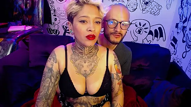 Snapshot of tatouagendecouple chatting on February 13, 5:26 am tatouagendecouple online show from February 13, 5:26 am