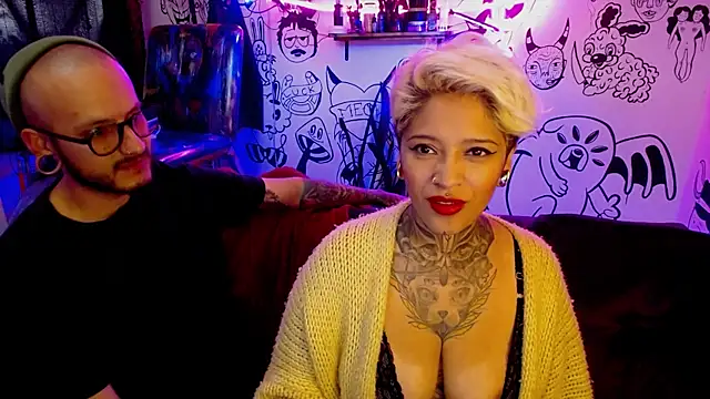 Snapshot of tatouagendecouple chatting on February 13, 9:06 pm tatouagendecouple online show from February 13, 9:06 pm
