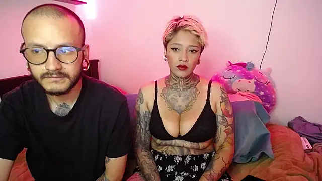 Snapshot of tatouagendecouple chatting on March 1, 11:06 am tatouagendecouple online show from March 1, 11:06 am