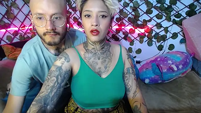 Snapshot of tatouagendecouple chatting on March 15, 1:18 pm tatouagendecouple online show from March 15, 1:18 pm