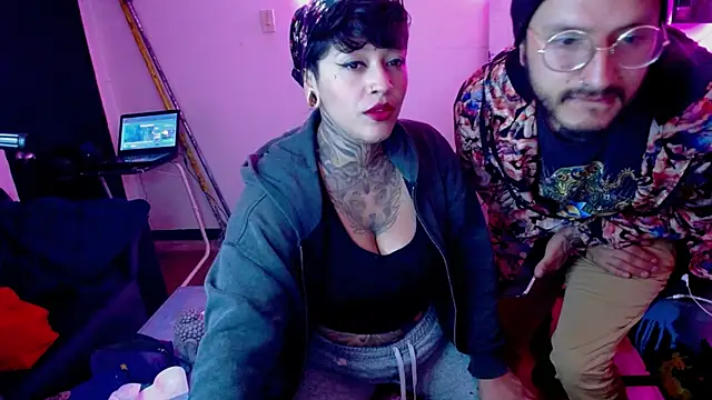 Snapshot of tatouagendecouple chatting on September 9, 7:19 am tatouagendecouple online show from September 9, 7:19 am