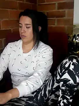 Gabriela squirt02 online show from December 19, 11:03 pm