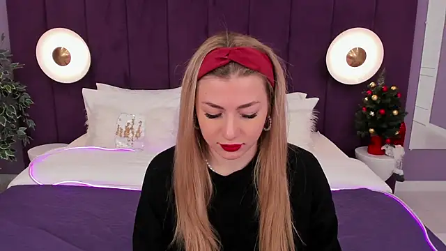 HelenaMorgan online show from December 13, 6:59 pm