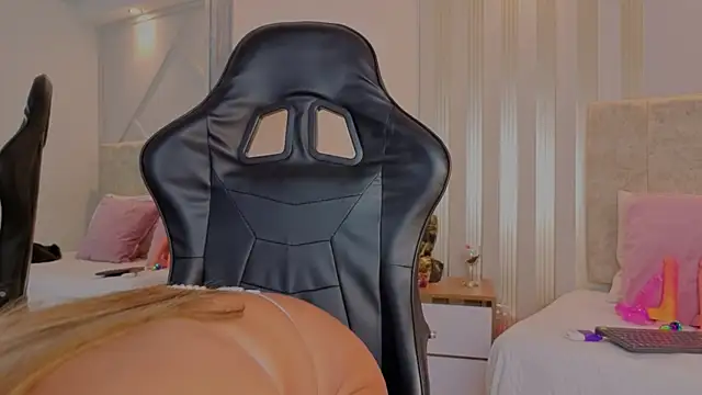 Tayra Pradit online show from October 20, 7:36 pm