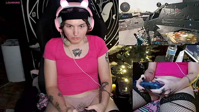 BrandiWRLD 999 online show from December 18, 12:10 am