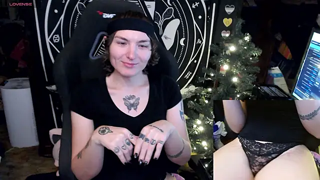 BrandiWRLD 999 online show from December 27, 7:29 am