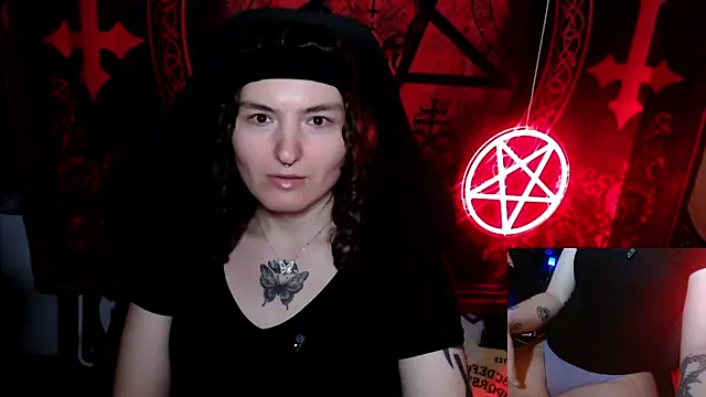 BrandiWRLD 999 online show from October 15, 6:30 pm