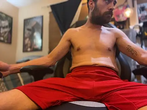 Snapshot of slutty_guy12 chatting on January 27, 8:39 pm slutty guy12 online show from January 27, 8:39 pm