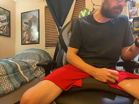 Snapshot of slutty_guy12 chatting on January 27, 11:43 pm slutty guy12 online show from January 27, 11:43 pm