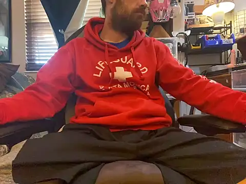 Snapshot of slutty_guy12 chatting on January 28, 7:32 pm slutty guy12 online show from January 28, 7:32 pm