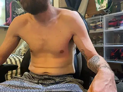 Snapshot of slutty_guy12 chatting on January 29, 11:14 pm slutty guy12 online show from January 29, 11:14 pm