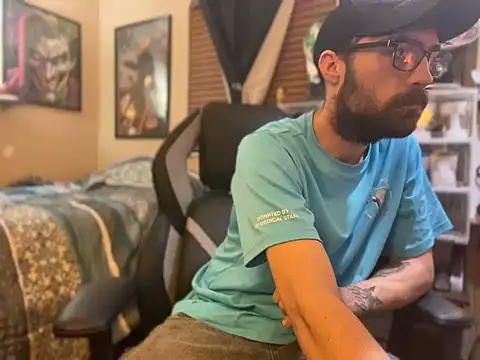 Snapshot of slutty_guy12 chatting on January 31, 12:17 am slutty guy12 online show from January 31, 12:17 am