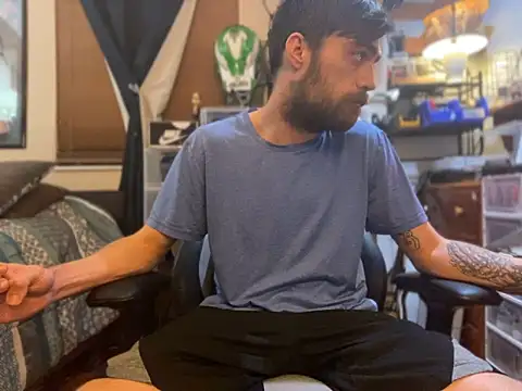 Snapshot of slutty_guy12 chatting on February 1, 2:16 am slutty guy12 online show from February 1, 2:16 am