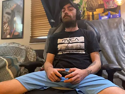 Snapshot of slutty_guy12 chatting on February 4, 9:10 pm slutty guy12 online show from February 4, 9:10 pm