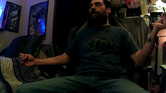 Snapshot of slutty_guy12 chatting on February 12, 12:37 am slutty guy12 online show from February 12, 12:37 am