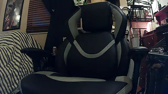 Snapshot of slutty_guy12 chatting on February 15, 11:36 pm slutty guy12 online show from February 15, 11:36 pm