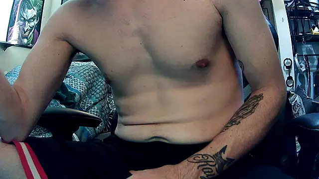 Snapshot of slutty_guy12 chatting on February 20, 10:15 pm slutty guy12 online show from February 20, 10:15 pm