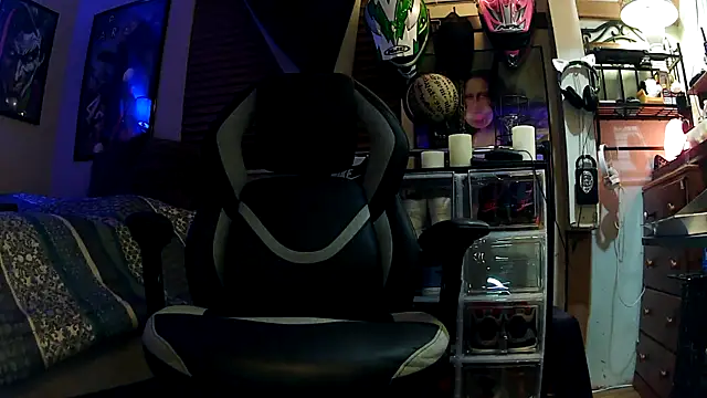 Snapshot of slutty_guy12 chatting on February 25, 4:14 am slutty guy12 online show from February 25, 4:14 am