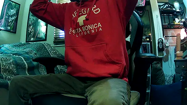 Snapshot of slutty_guy12 chatting on February 27, 4:21 pm slutty guy12 online show from February 27, 4:21 pm