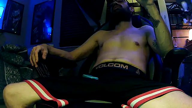 Snapshot of slutty_guy12 chatting on February 28, 4:54 am slutty guy12 online show from February 28, 4:54 am