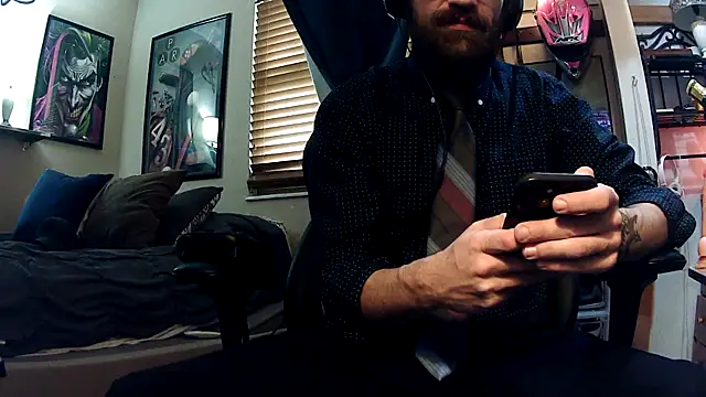 Snapshot of slutty_guy12 chatting on March 3, 8:43 pm slutty guy12 online show from March 3, 8:43 pm