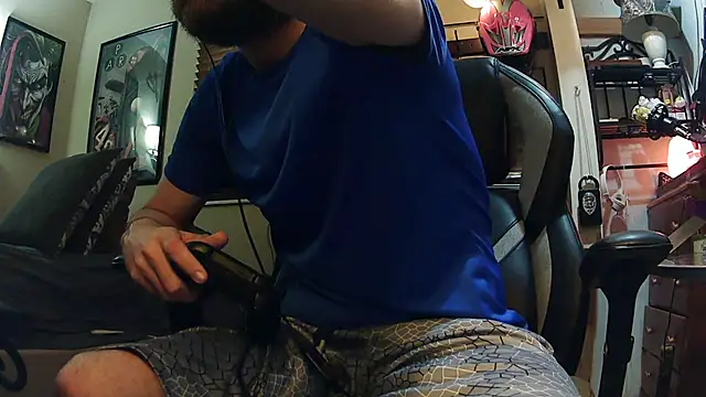 Snapshot of slutty_guy12 chatting on March 5, 9:04 pm slutty guy12 online show from March 5, 9:04 pm