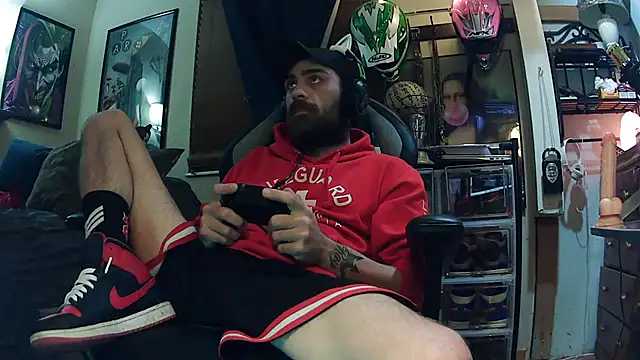 Snapshot of slutty_guy12 chatting on March 7, 1:09 am slutty guy12 online show from March 7, 1:09 am