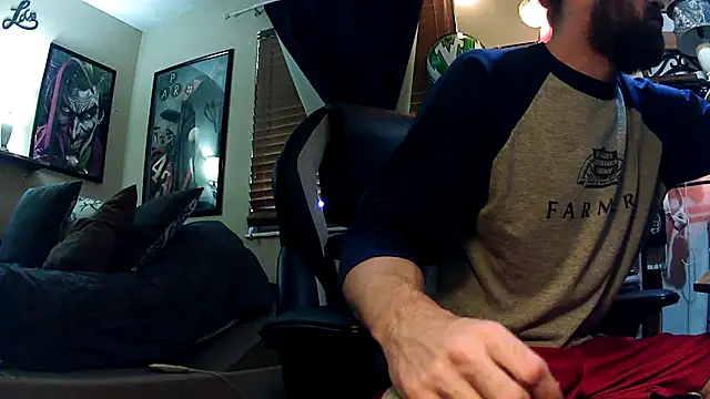 Snapshot of slutty_guy12 chatting on March 12, 3:18 pm slutty guy12 online show from March 12, 3:18 pm