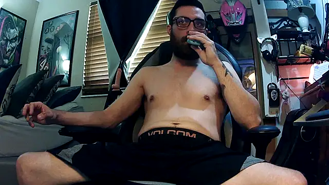 Snapshot of slutty_guy12 chatting on March 13, 3:28 pm slutty guy12 online show from March 13, 3:28 pm