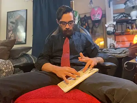 Snapshot of slutty_guy12 chatting on March 14, 7:23 pm slutty guy12 online show from March 14, 7:23 pm