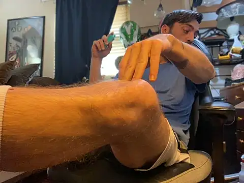 Snapshot of slutty_guy12 chatting on March 18, 7:20 pm slutty guy12 online show from March 18, 7:20 pm