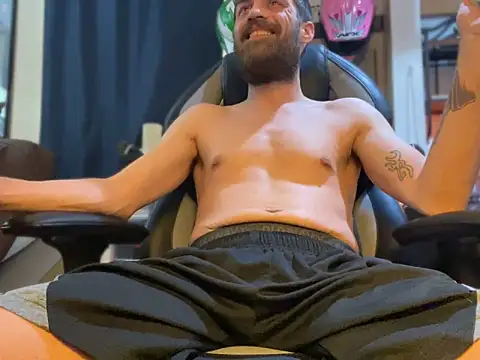 Snapshot of slutty_guy12 chatting on March 18, 10:26 pm slutty guy12 online show from March 18, 10:26 pm