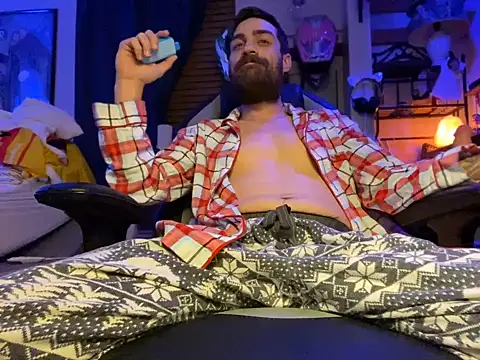 Snapshot of slutty_guy12 chatting on March 19, 4:36 am slutty guy12 online show from March 19, 4:36 am