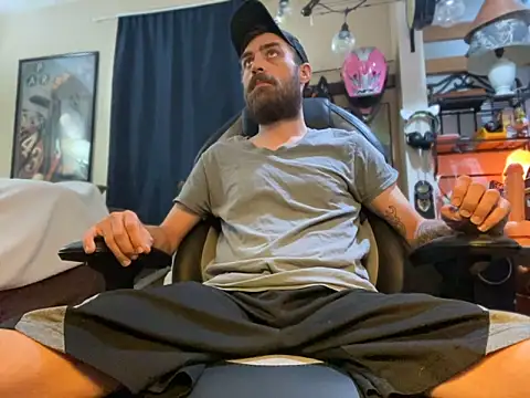 Snapshot of slutty_guy12 chatting on March 19, 7:17 pm slutty guy12 online show from March 19, 7:17 pm